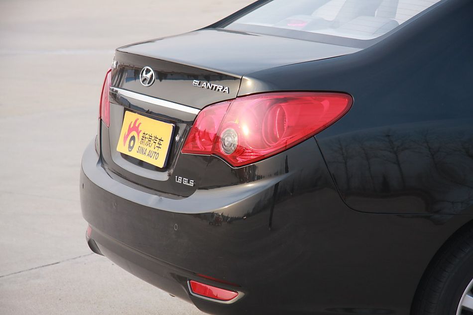 伊兰特悦动实拍图外观