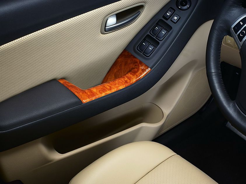 图为伊兰特悦动内饰及细节