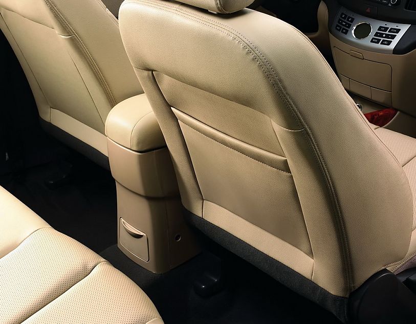 图为伊兰特悦动内饰及细节