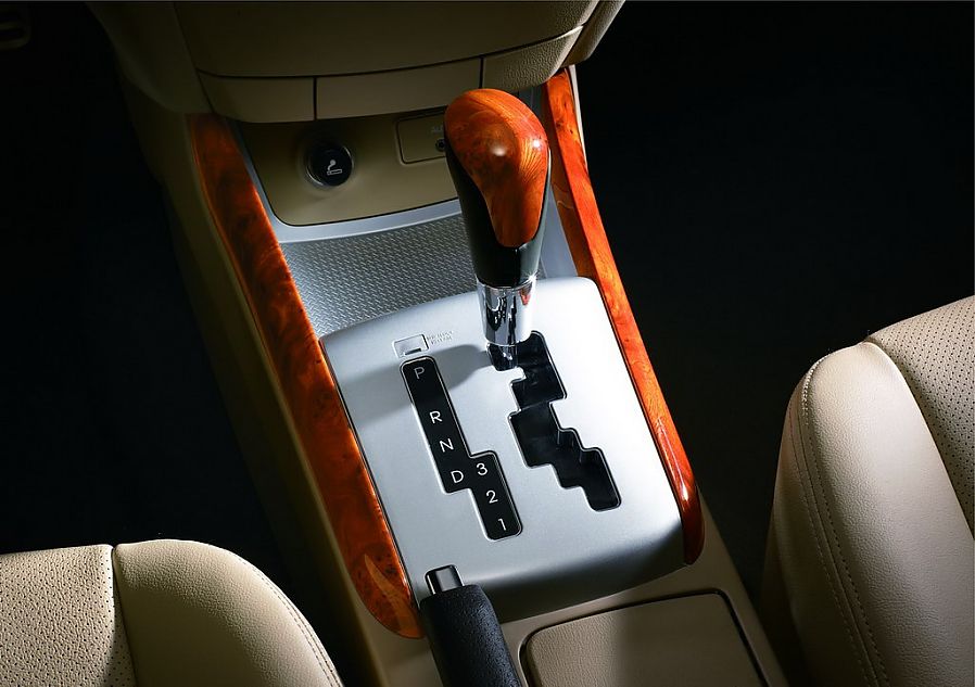 图为伊兰特悦动内饰及细节