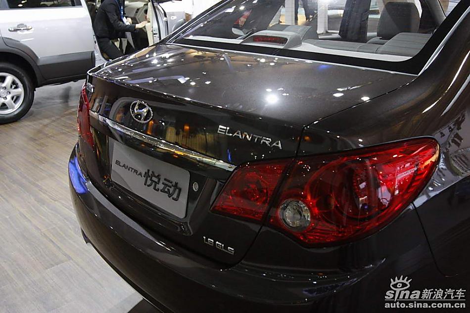 现代伊兰特悦动