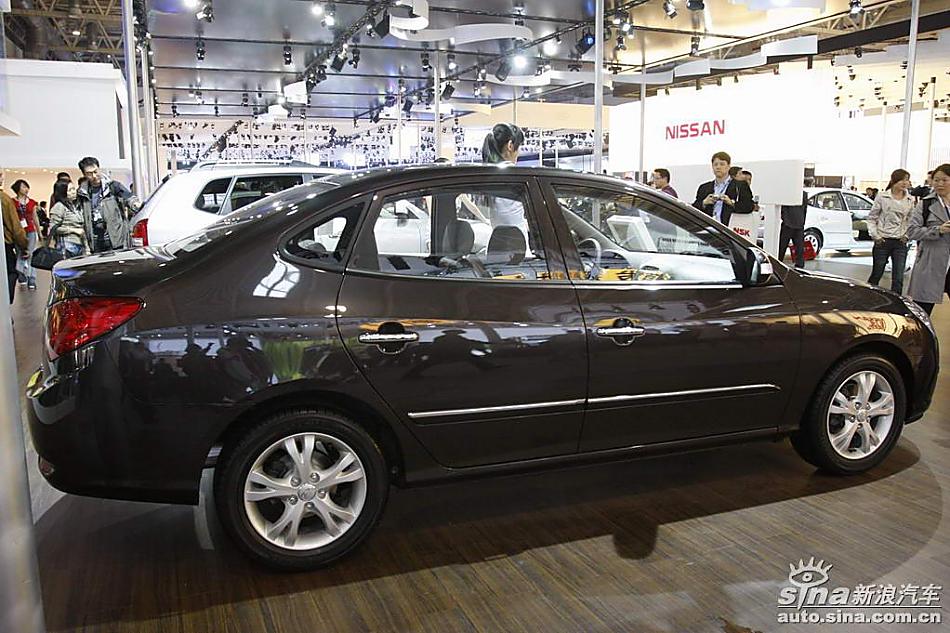 现代伊兰特悦动