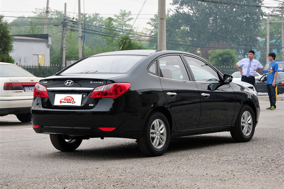 2011款悦动1.6L手动豪华型