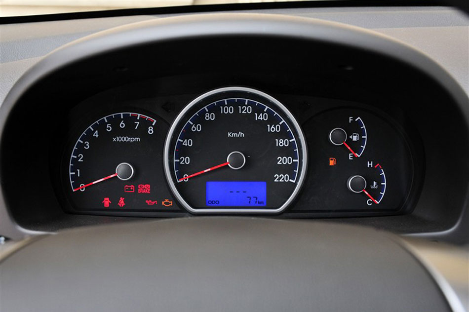 2011款悦动1.6L手动豪华型