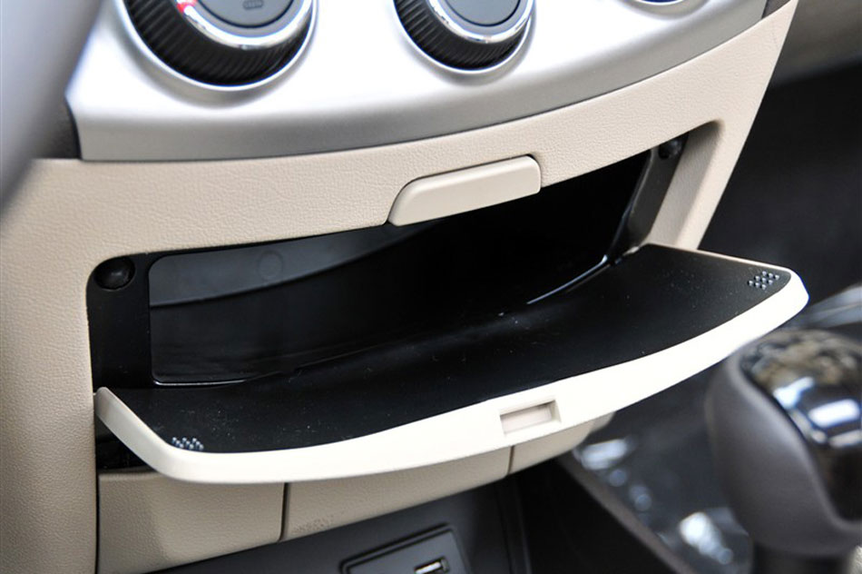 2011款悦动1.6L手动豪华型