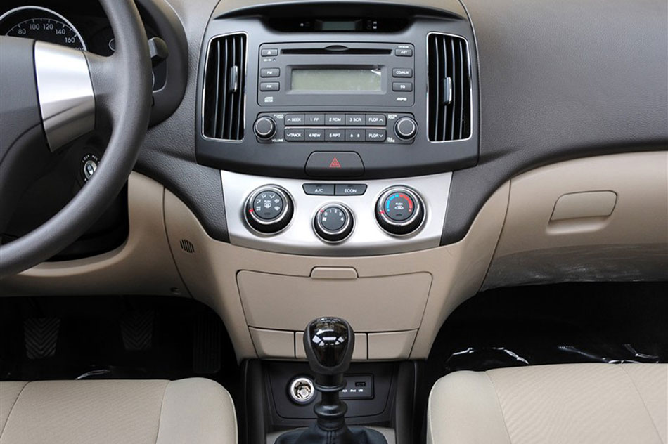 2011款悦动1.6L手动豪华型