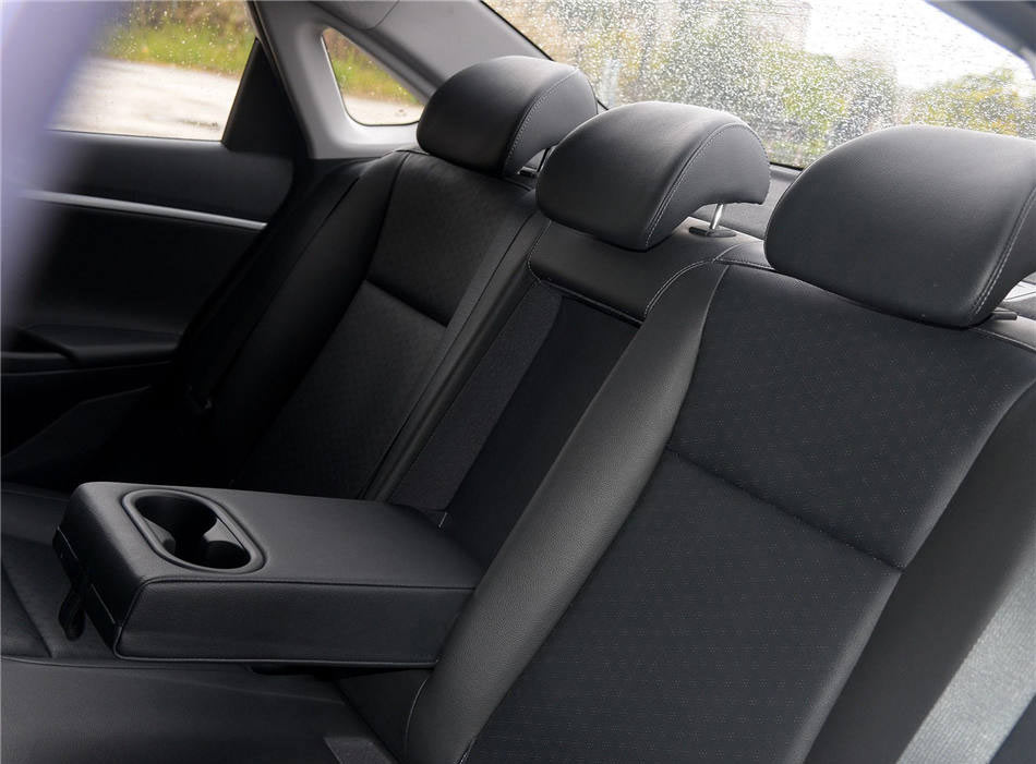 悦动  2017款 1.6L AT DLX 座椅空间