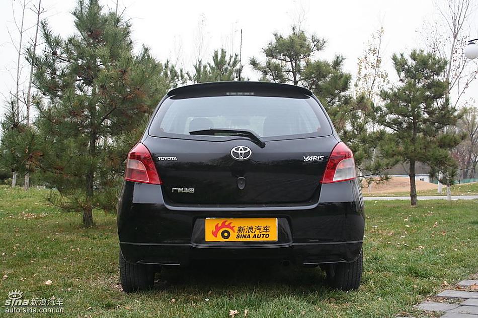 雅力士1.6RS 至尊锐动自动挡车型外观图