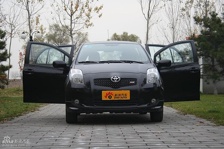 雅力士1.6RS 至尊锐动自动挡车型外观图