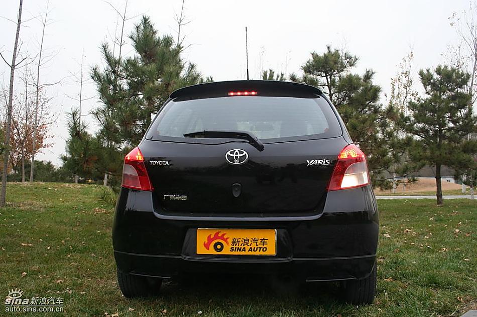 雅力士1.6RS 至尊锐动自动挡车型外观图