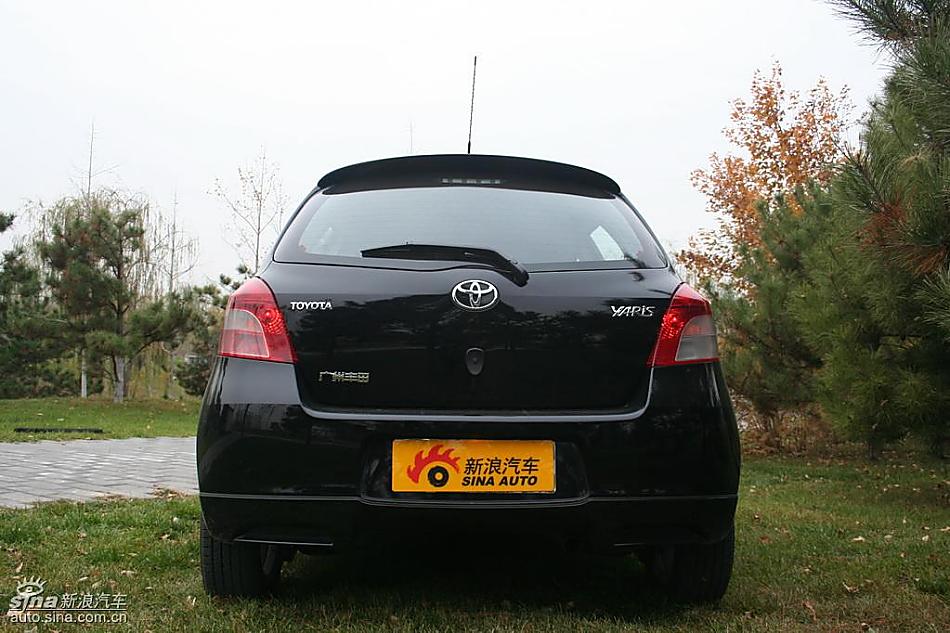 雅力士1.6RS 至尊锐动自动挡车型外观图