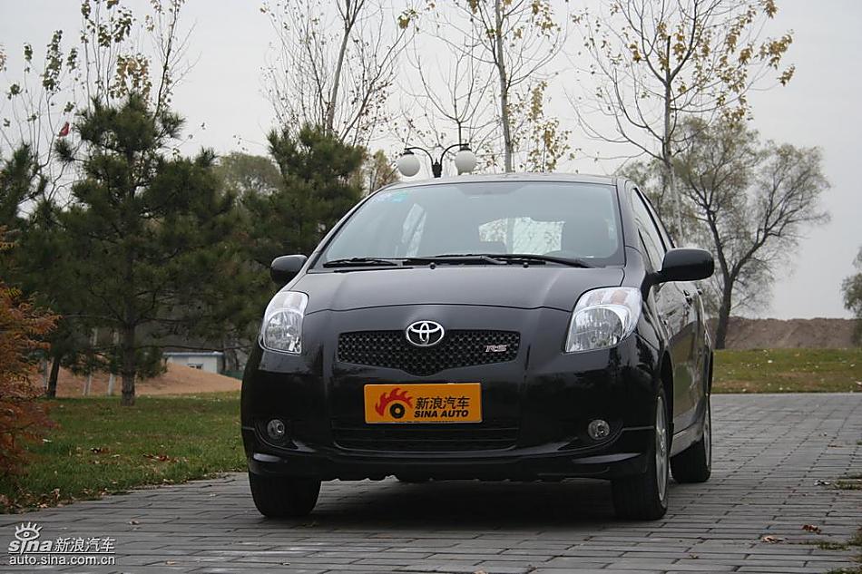 雅力士1.6RS 至尊锐动自动挡车型外观图