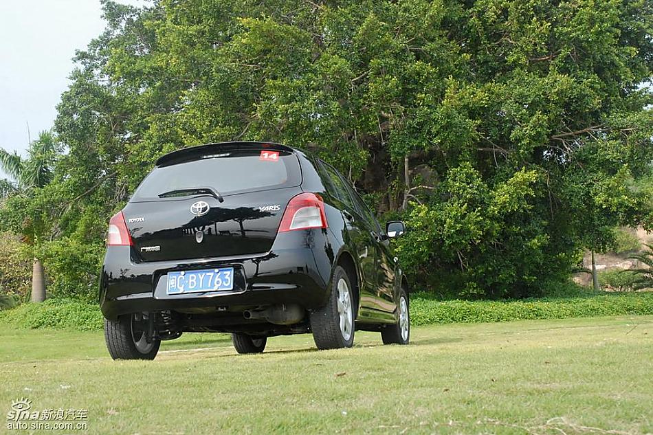 雅力士1.6RS PIO至尊锐动自动型外观