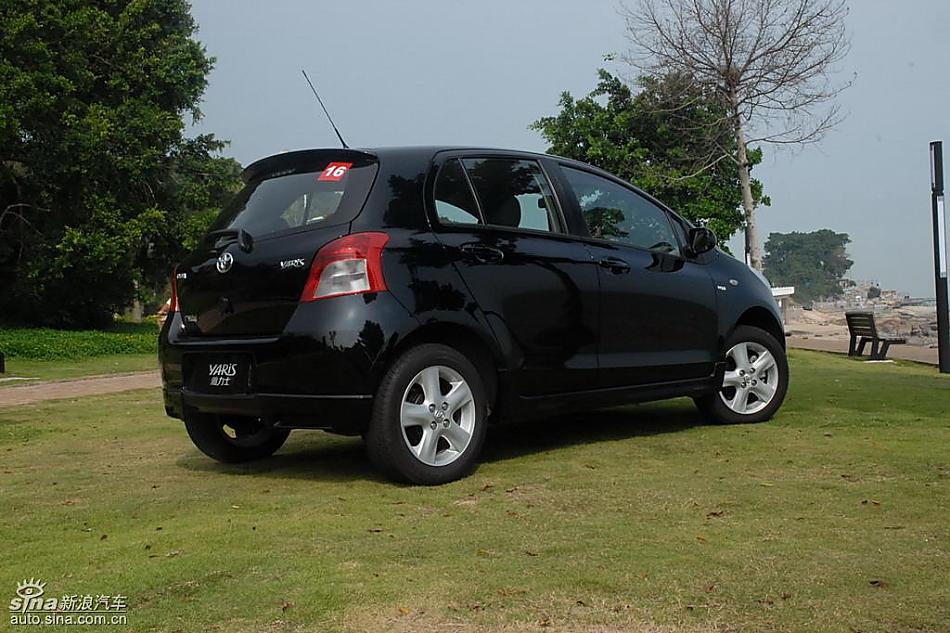 雅力士1.6RS PIO至尊锐动自动型外观