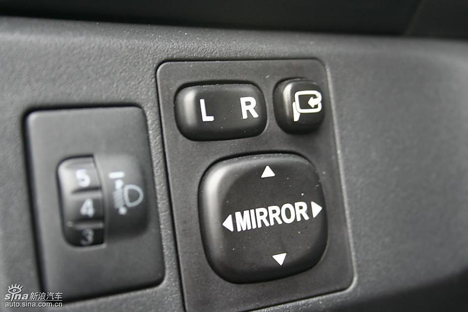 雅力士1.6RS 至尊锐动自动挡车型内饰图