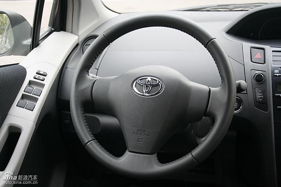 雅力士1.6RS 至尊锐动自动挡车型内饰图