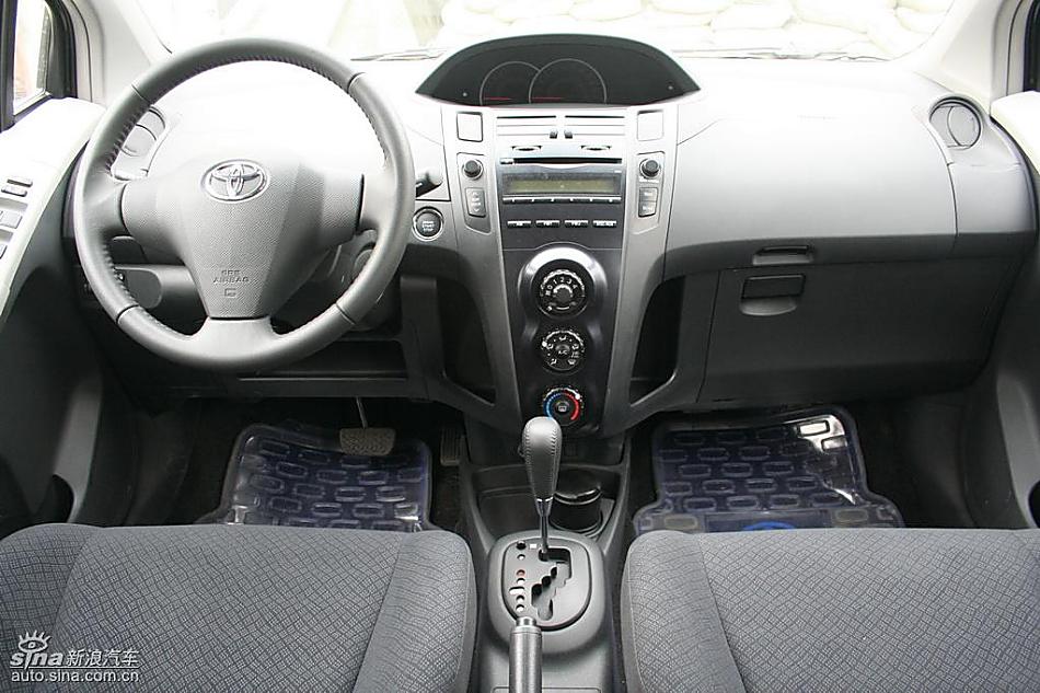 雅力士1.6RS 至尊锐动自动挡车型内饰图