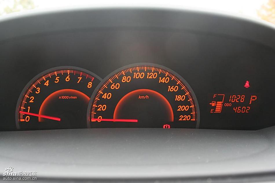 雅力士1.6RS 至尊锐动自动挡车型内饰图