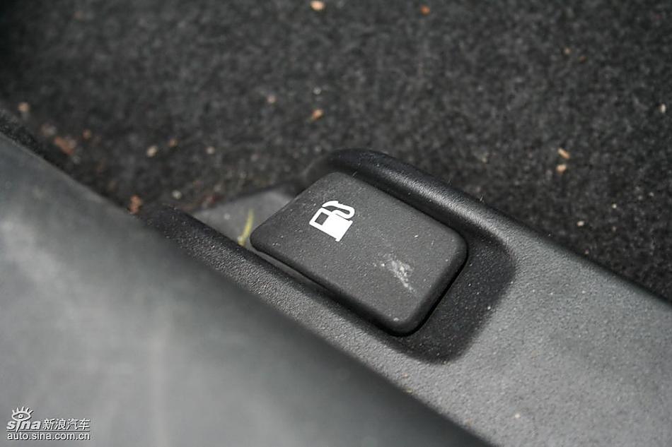 雅力士1.6RS 至尊锐动自动挡车型内饰图