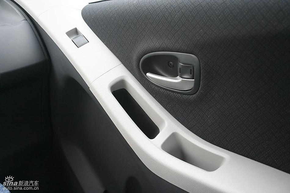 雅力士1.6RS 至尊锐动自动挡车型内饰图