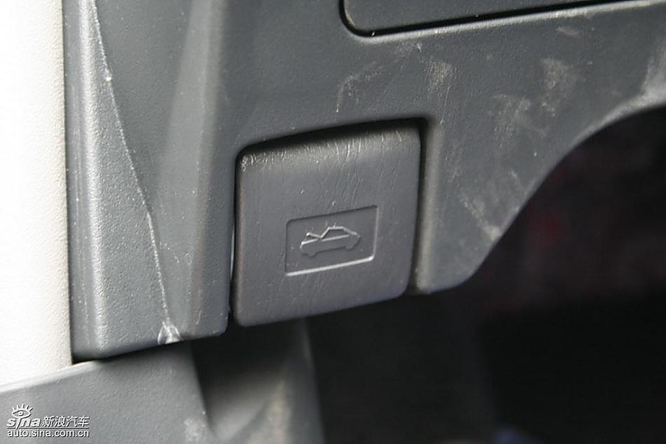 雅力士1.6RS 至尊锐动自动挡车型内饰图