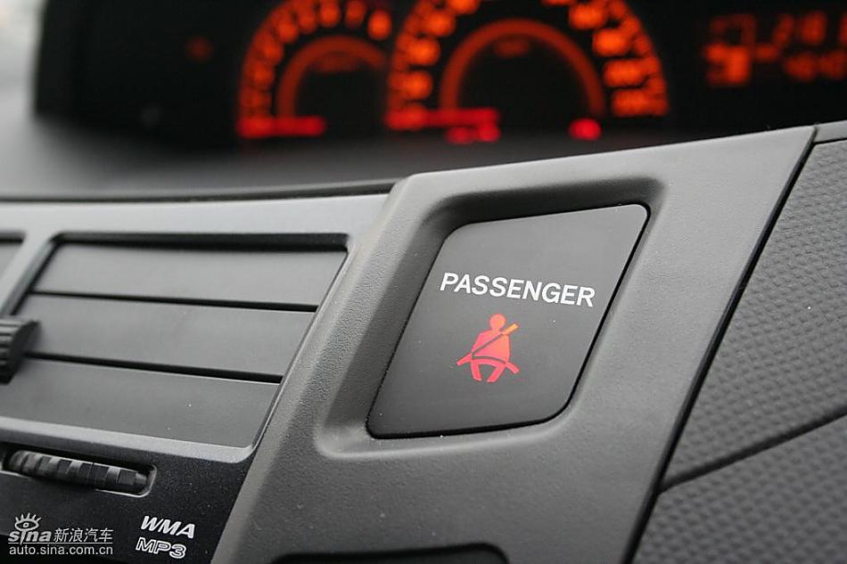 雅力士1.6RS 至尊锐动自动挡车型内饰图