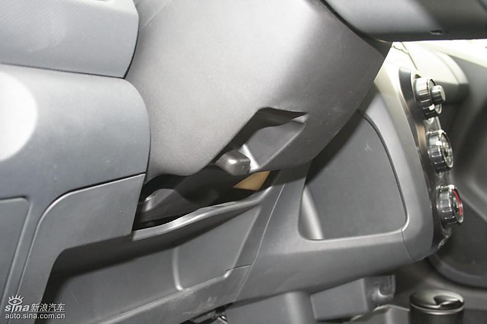 雅力士1.6RS 至尊锐动自动挡车型内饰图