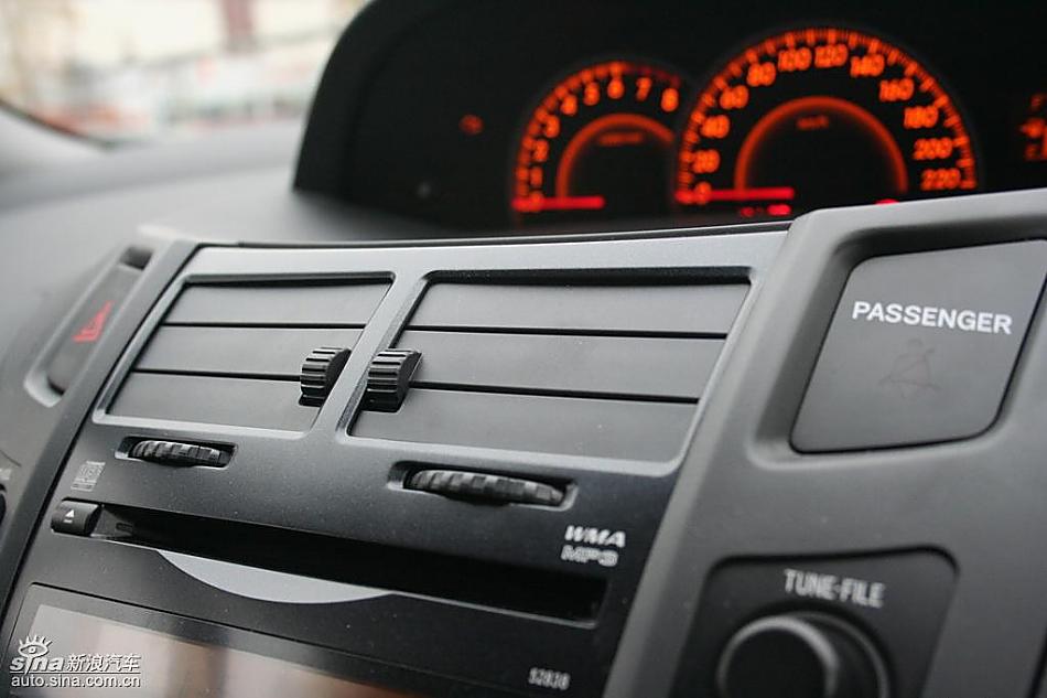 雅力士1.6RS 至尊锐动自动挡车型内饰图