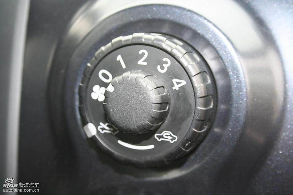 雅力士1.6RS 至尊锐动自动挡车型内饰图
