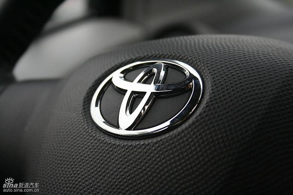 雅力士1.6RS 至尊锐动自动挡车型内饰图