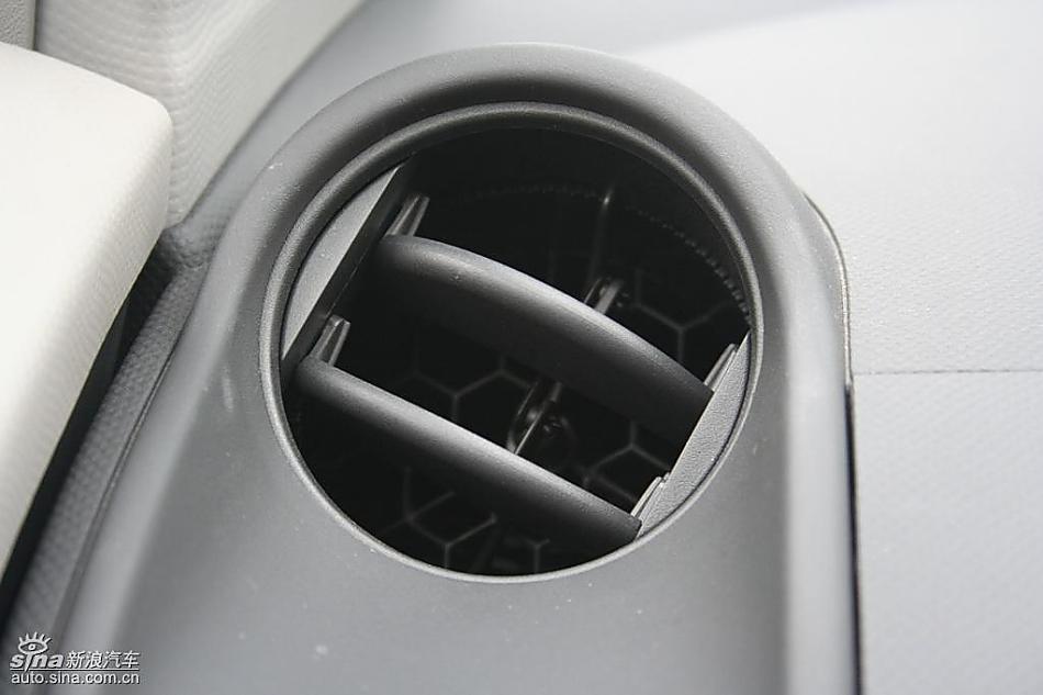 雅力士1.6RS 至尊锐动自动挡车型内饰图