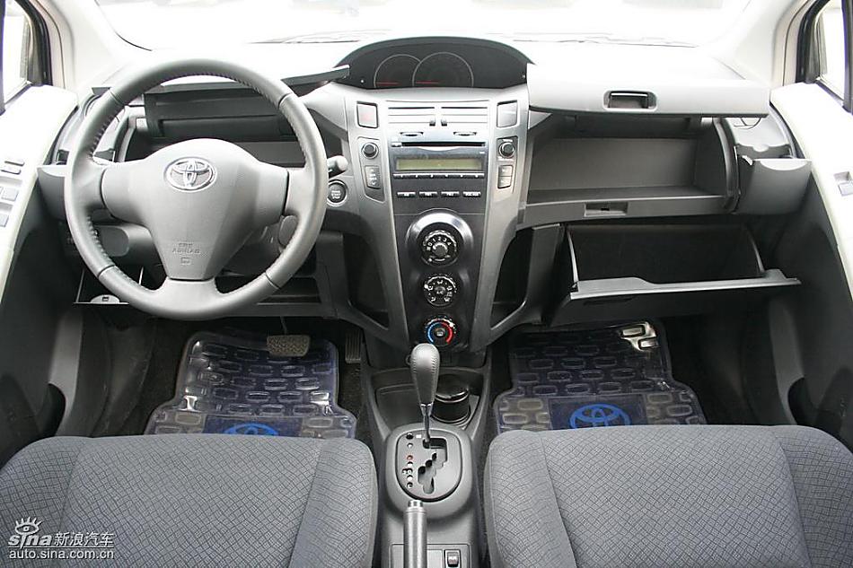 雅力士1.6RS 至尊锐动自动挡车型内饰图