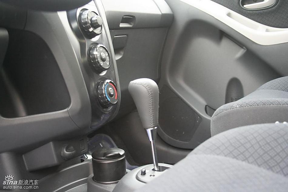 雅力士1.6RS 至尊锐动自动挡车型内饰图
