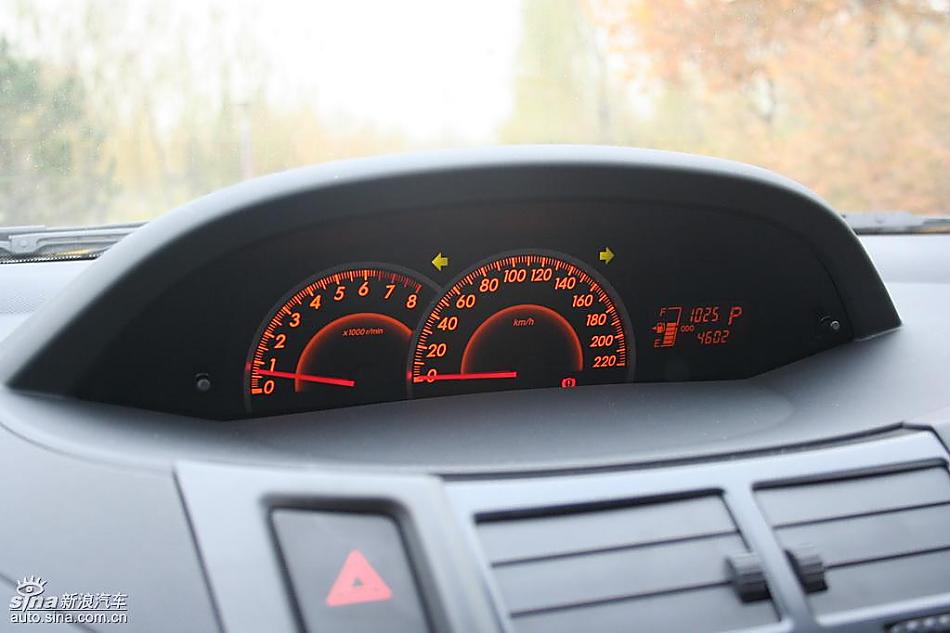 雅力士1.6RS 至尊锐动自动挡车型内饰图