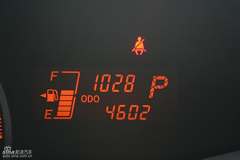 雅力士1.6RS 至尊锐动自动挡车型内饰图