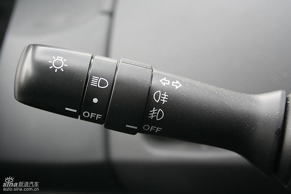 雅力士1.6RS 至尊锐动自动挡车型内饰图