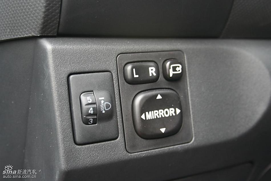 雅力士1.6RS 至尊锐动自动挡车型内饰图