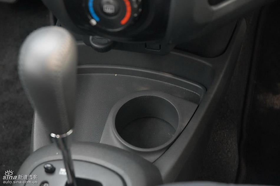 雅力士1.6RS PIO至尊锐动自动型内饰