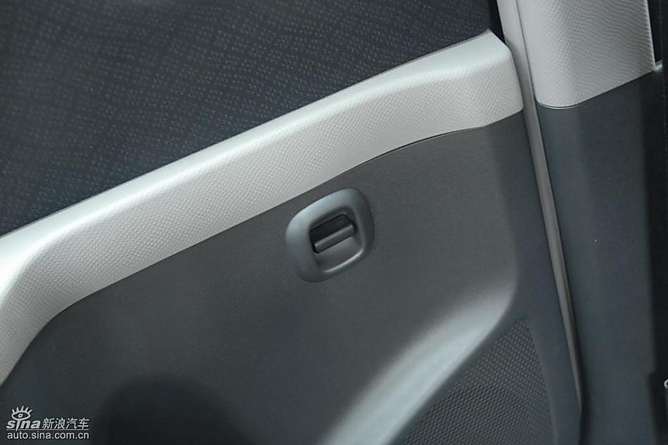 雅力士1.6RS PIO至尊锐动自动型内饰