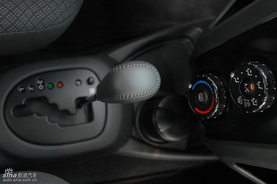 雅力士1.6RS PIO至尊锐动自动型内饰