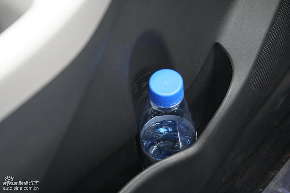 雅力士1.6RS 至尊锐动自动挡车型内饰图