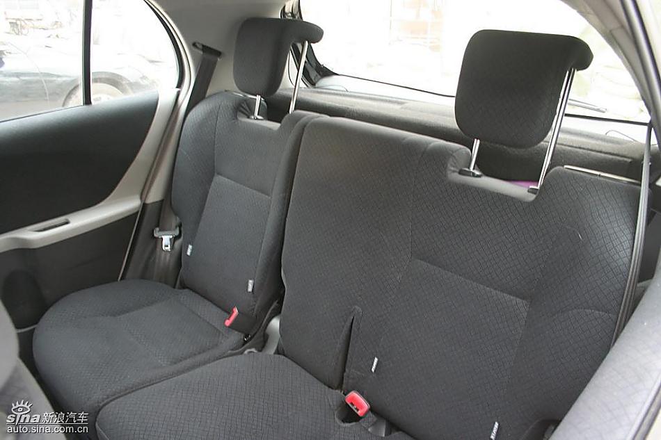 雅力士1.6RS 至尊锐动自动挡车型内饰图