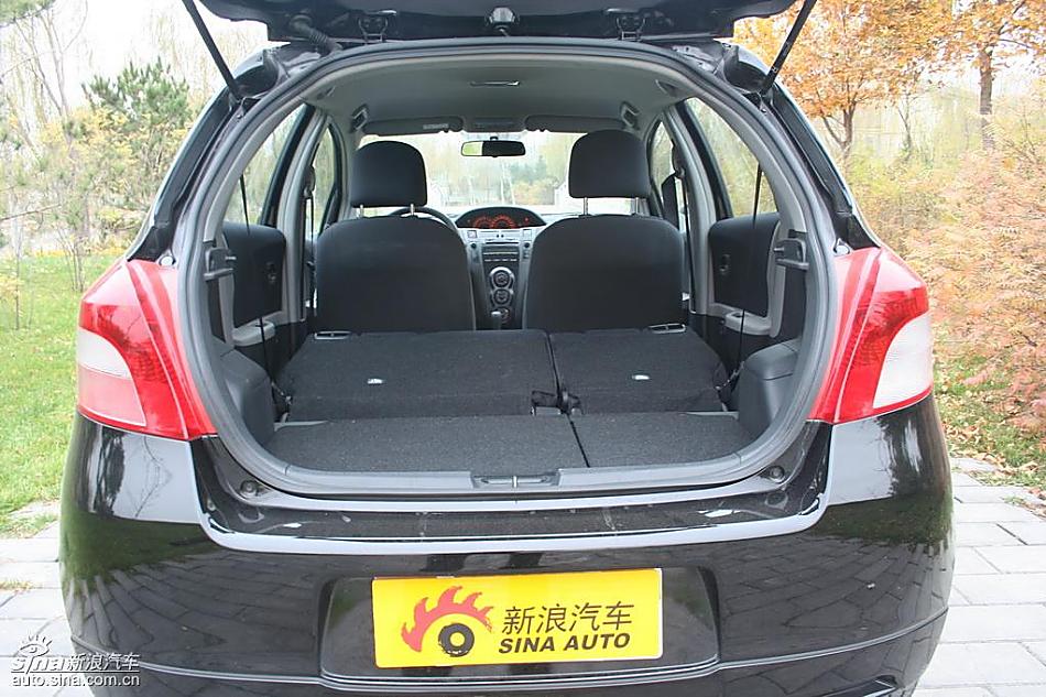 雅力士1.6RS 至尊锐动自动挡车型内饰图