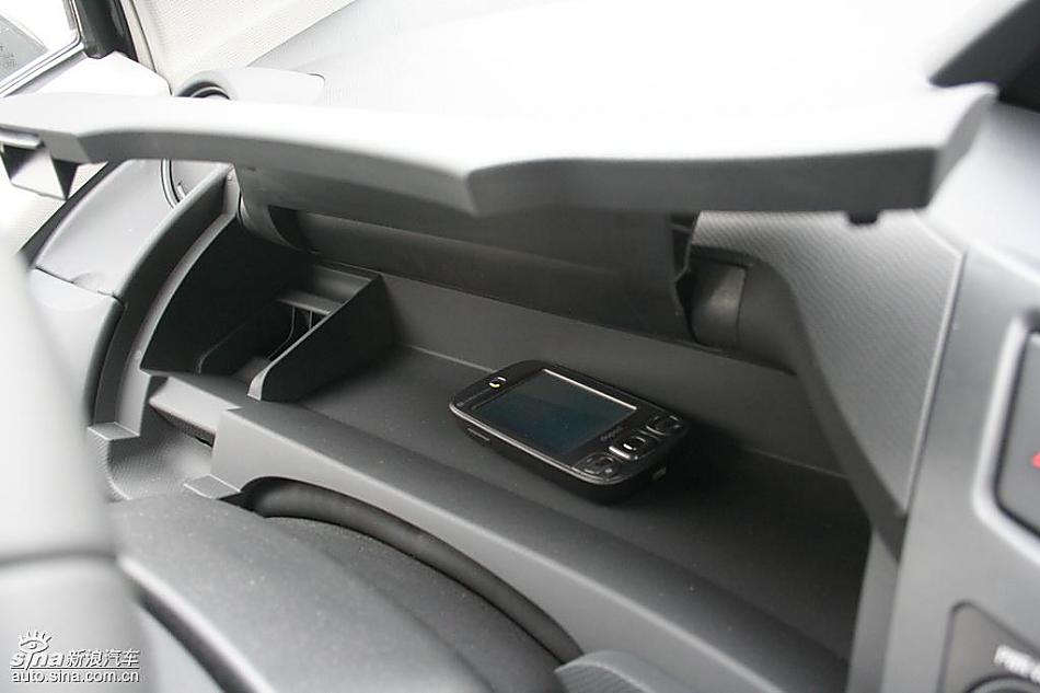 雅力士1.6RS 至尊锐动自动挡车型内饰图