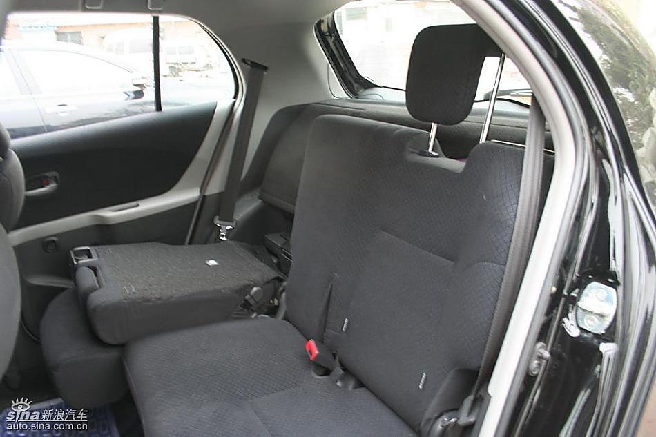 雅力士1.6RS 至尊锐动自动挡车型内饰图