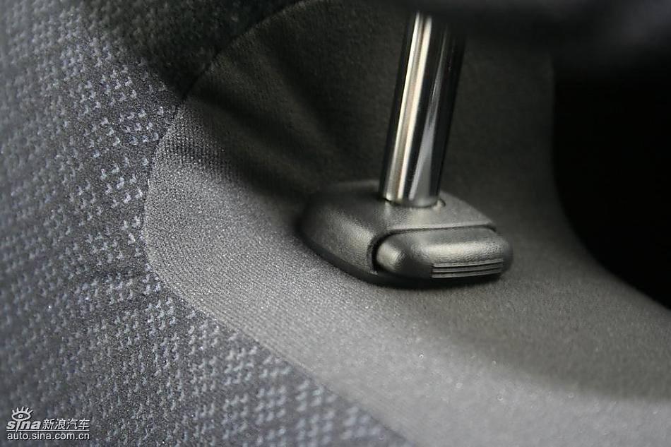 雅力士1.6RS 至尊锐动自动挡车型内饰图