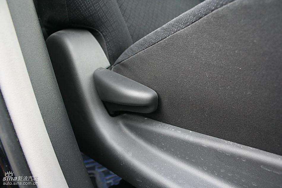 雅力士1.6RS 至尊锐动自动挡车型内饰图