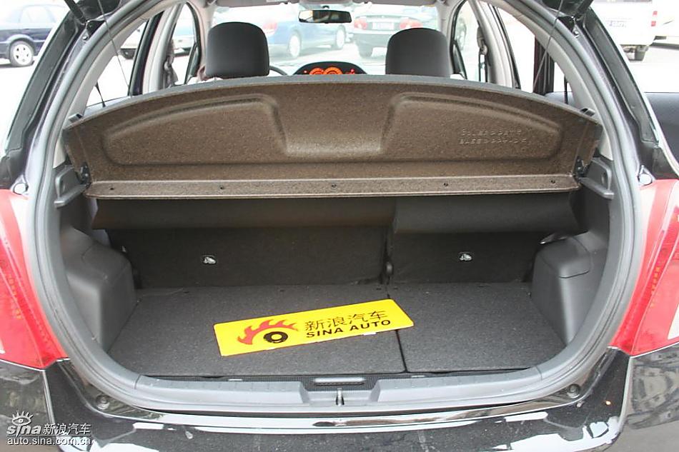 雅力士1.6RS 至尊锐动自动挡车型内饰图