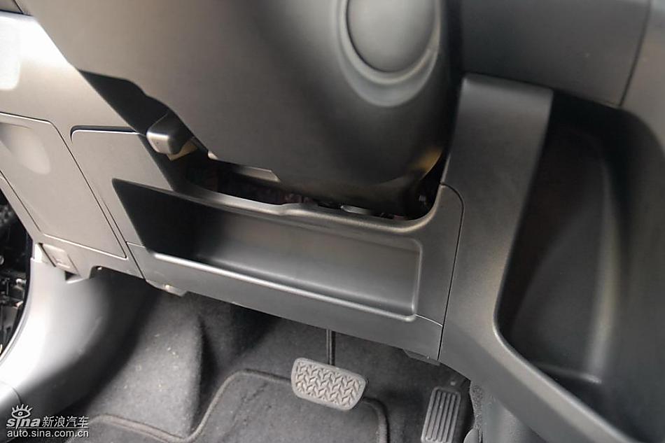 雅力士1.6RS PIO至尊锐动自动型内饰