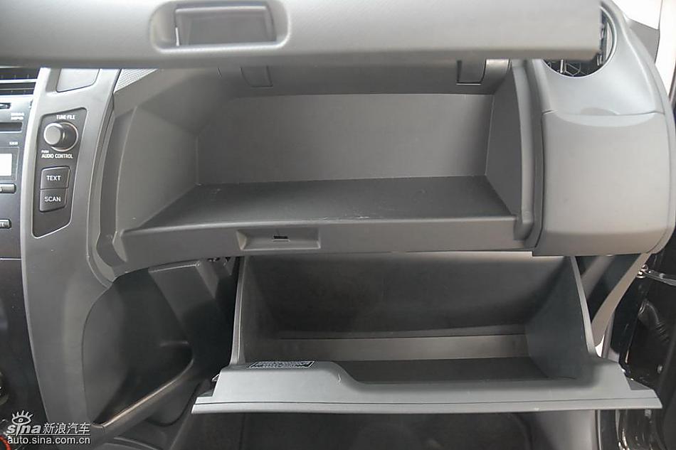 雅力士1.6RS PIO至尊锐动自动型内饰